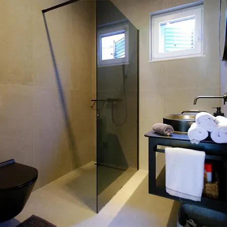 וילה New In With Swimming Pool For 7 Guests