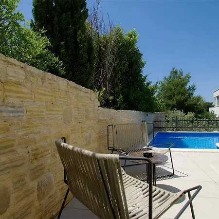 New In With Swimming Pool For 7 Guests *